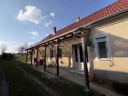Eladó családi ház, Kacorlak 3 szoba 85 m² 26 M Ft